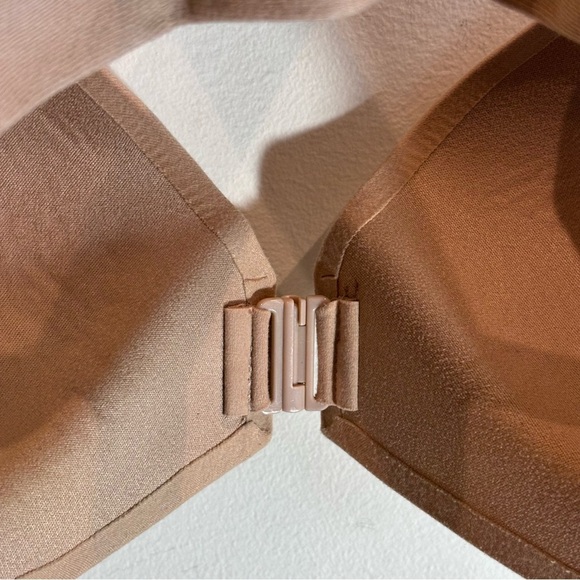 SPANX Sz 36C Bra Front Closure Padded Comfort Adjustable Straps T-Shirt - Picture 5 of 7